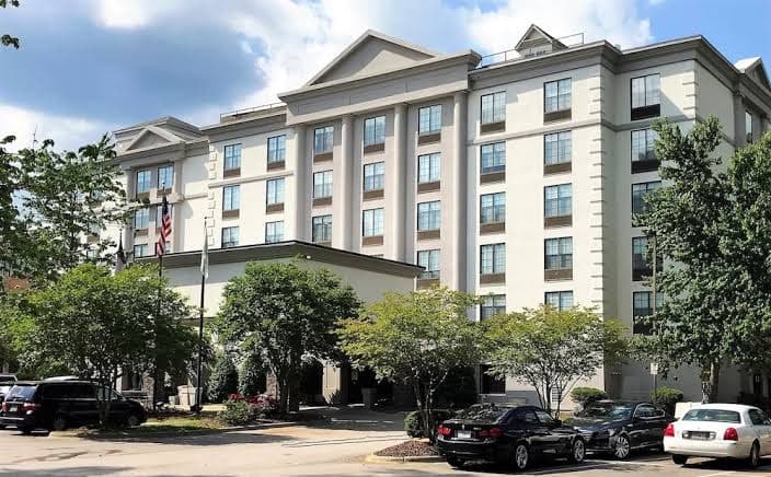 Holiday Inn & Suites Raleigh-Cary (I-40 @Walnut St) by IHG, Hotel in Cary