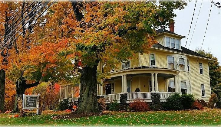 Torringford Manor B & B, Bed & Breakfast in Torrington