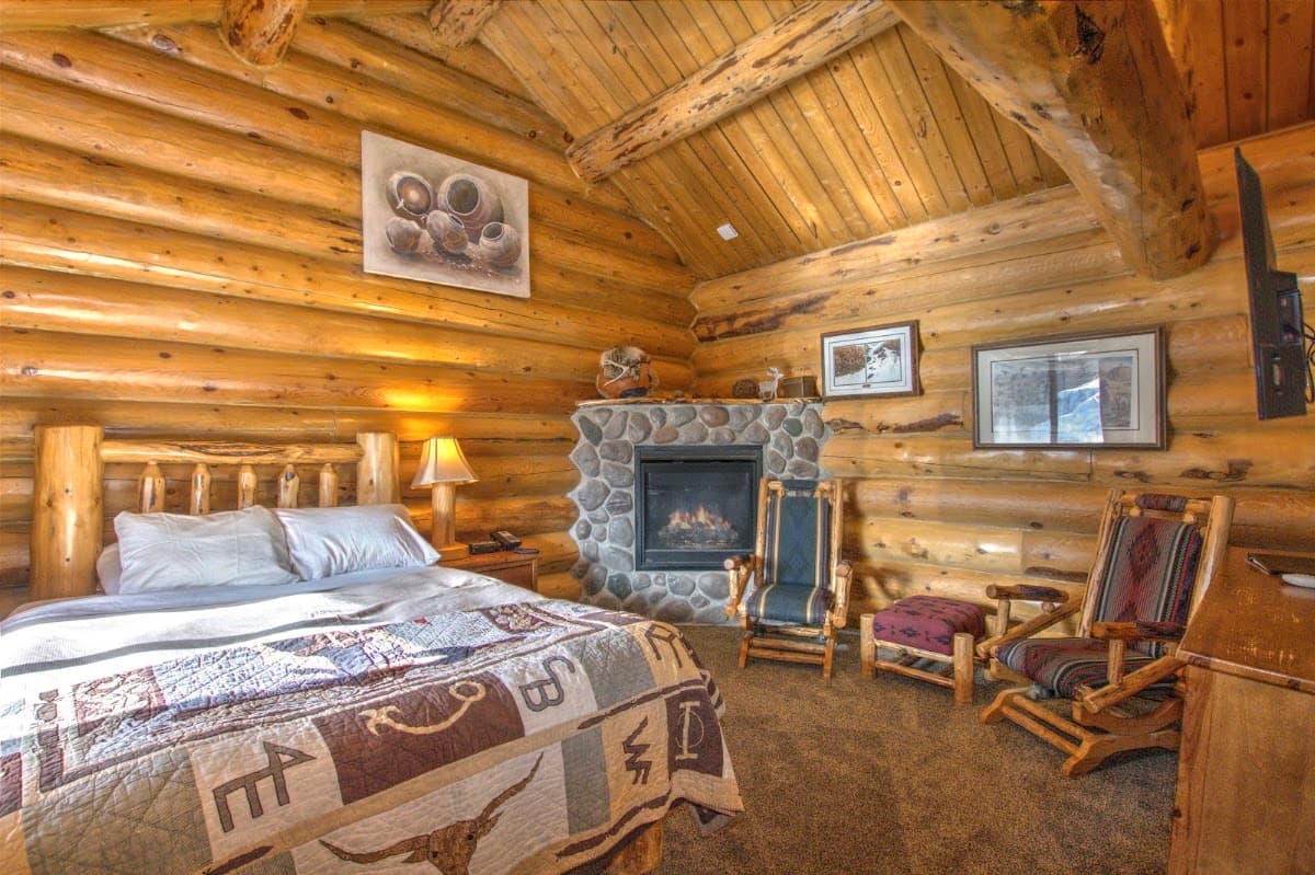 Hibernation Station Cabins, Hotel in West Yellowstone