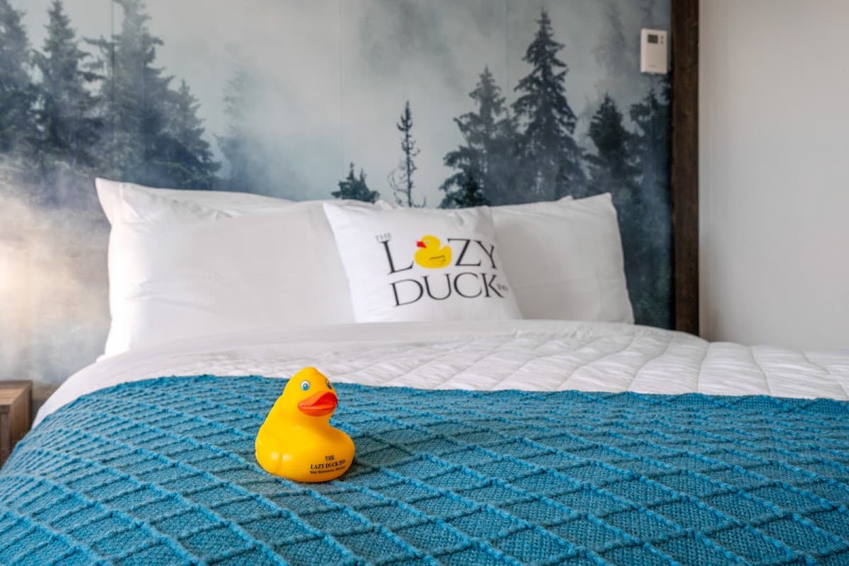 Lazy Duck Inn (Formerly Lazy G Hotel), Hotel in West Yellowstone