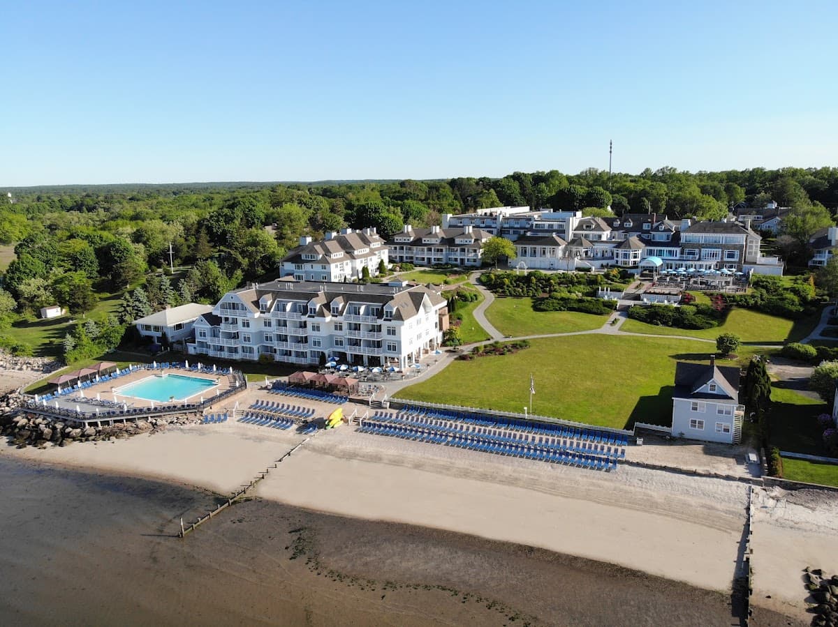 Water's Edge Resort & Spa, Resort in Westbrook Center