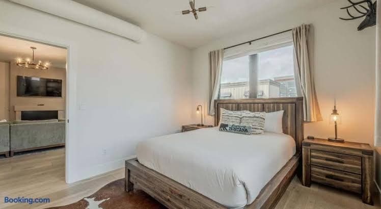 Whitefish Loft Downtown Condo for 6 - Entire Place, Holiday Home in Whitefish