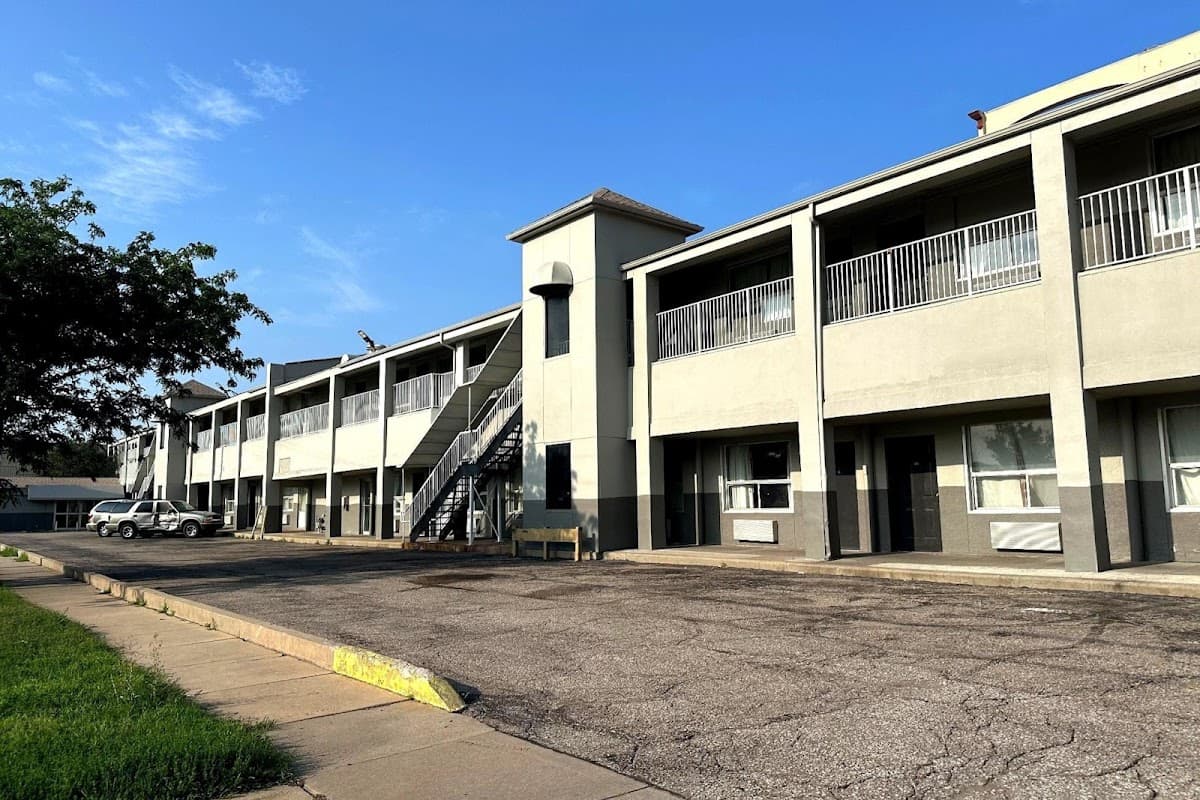 Blue Way Inn & Suites Wichita East, Hotel in McConnell AFB