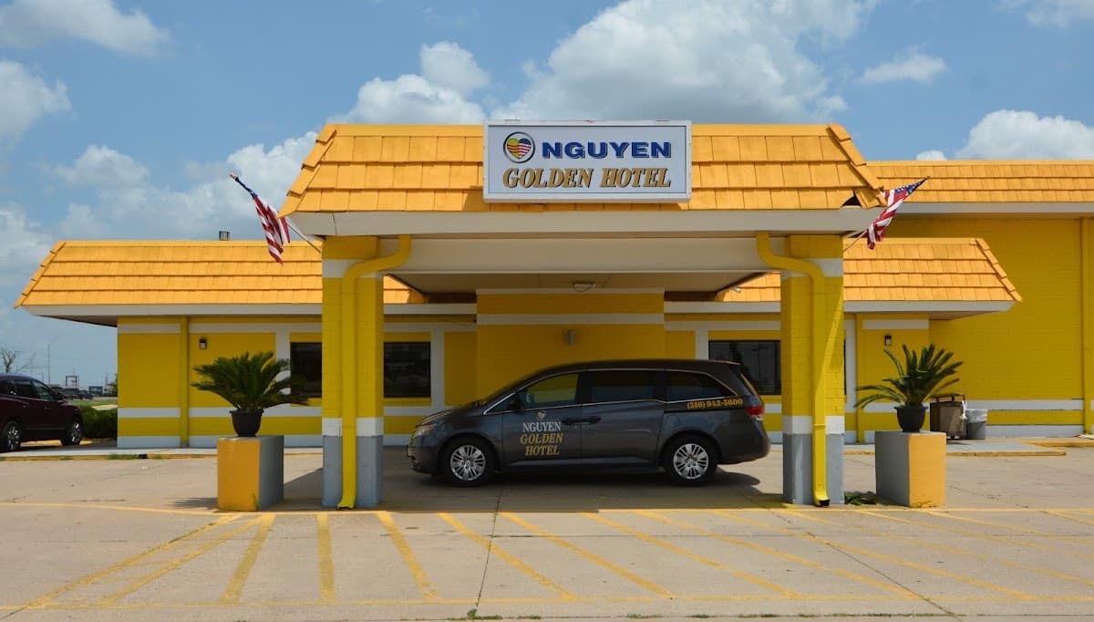 Nguyen Golden Hotel and Conference Center, Hotel in Wichita