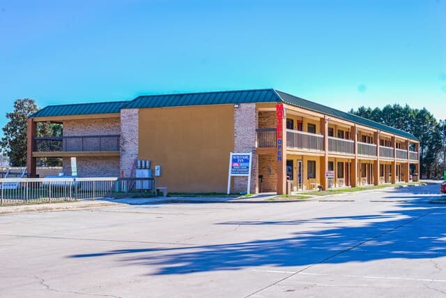 Mayfair Inn Williamston Hwy 64, Hotel in Williamston