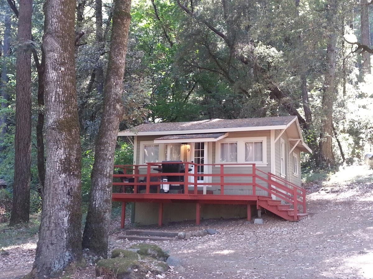 China Creek Cottages, Hotel in Willow Creek