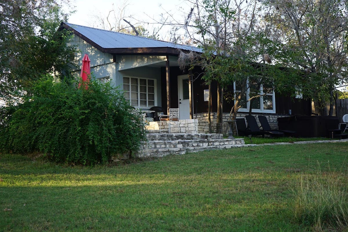 Pecan Star (on the Blanco River), Guesthouse in Wimberley