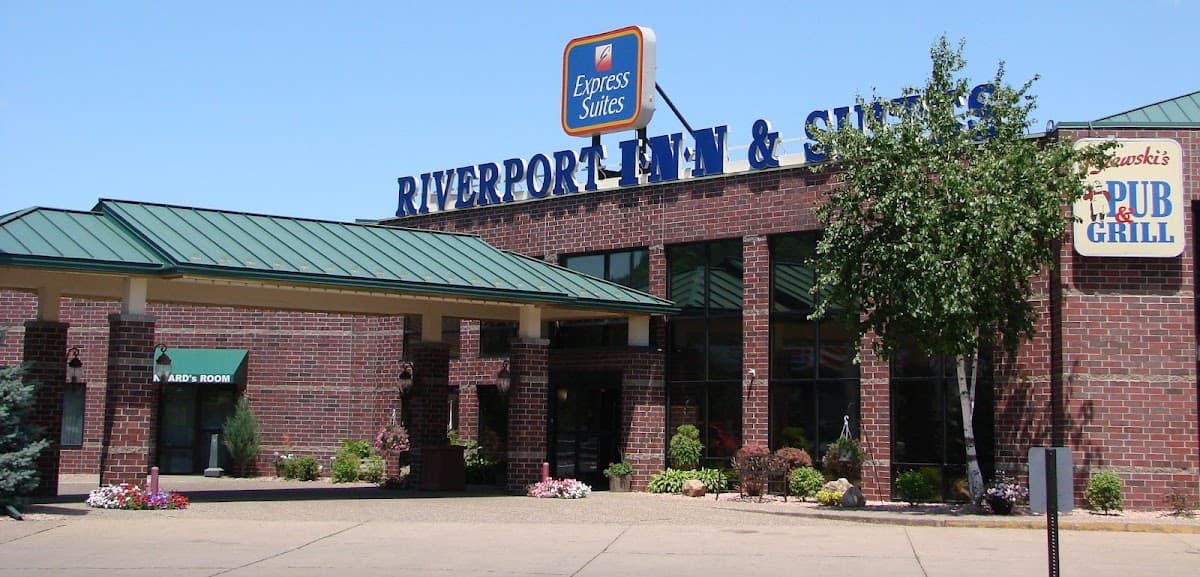 Express Suites Riverport- Conference and Event Center, Hotel in Winona