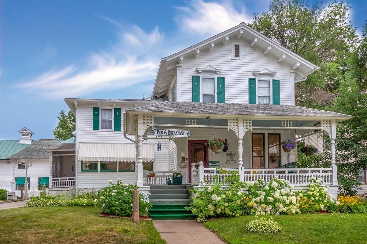 Carriage House Bed & Breakfast, Bed & Breakfast in Winona
