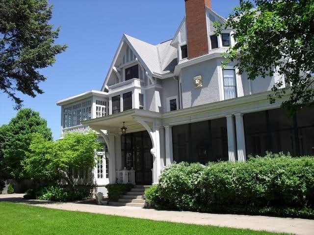 Alexander Mansion Historic B&B, Bed & Breakfast in Winona