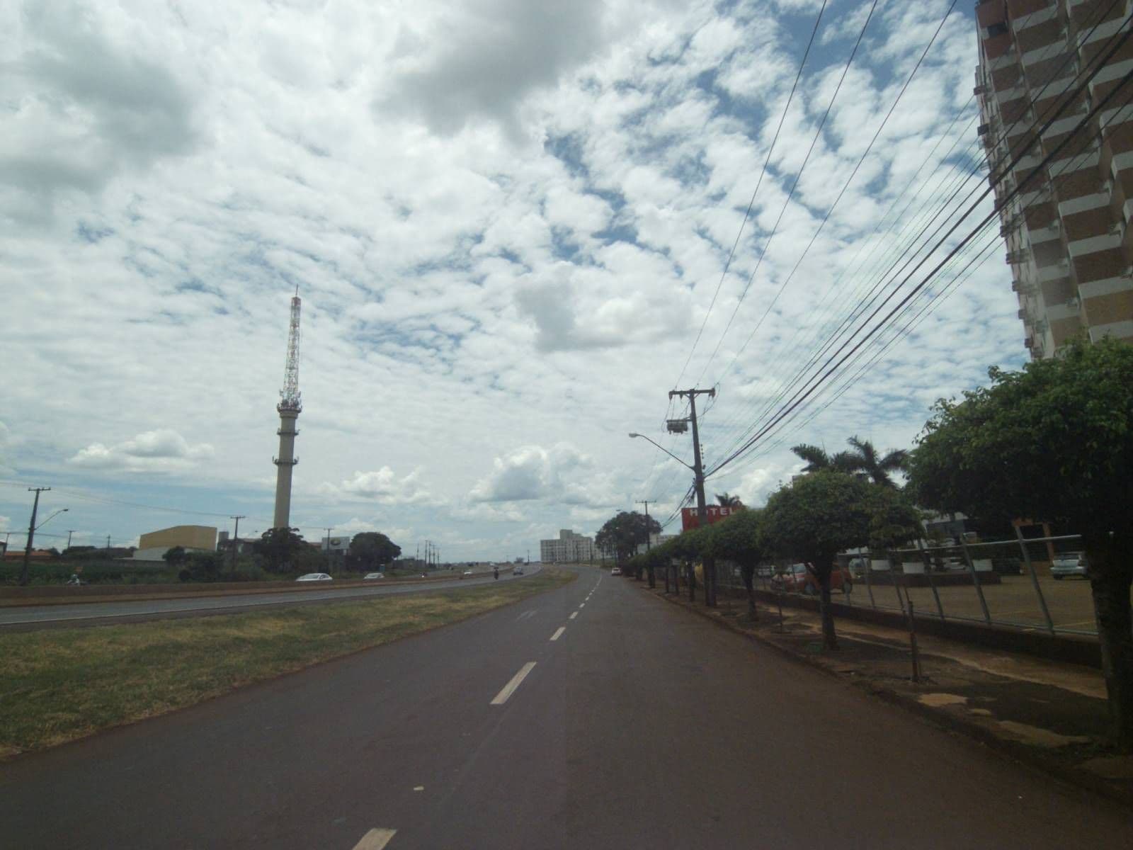 Street view near Hotel Londri Star, Londrina — © projevias (CC BY-SA · Mapillary)