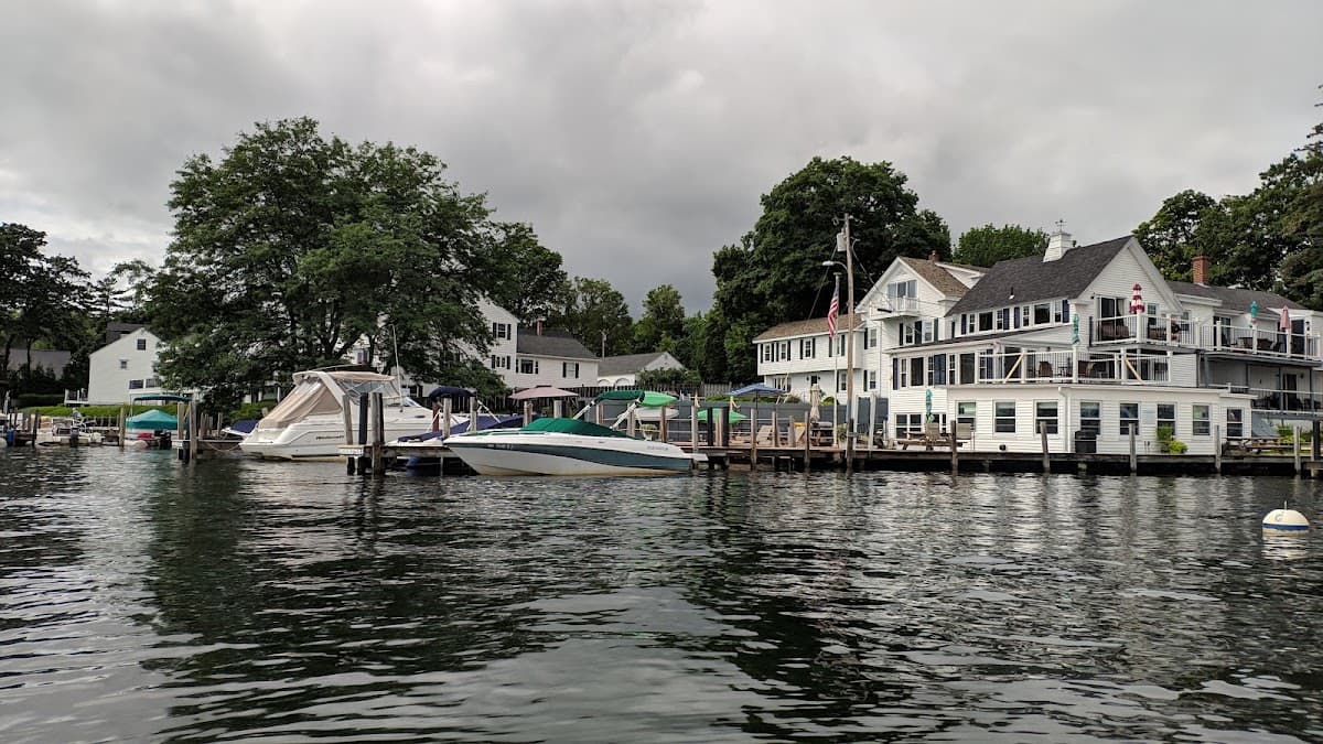 Windrifter Yacht Club, Hotel in Wolfeboro