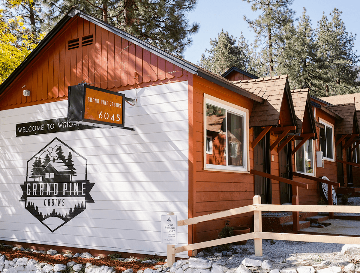 Grand Pine Cabins, Hotel in Wrightwood