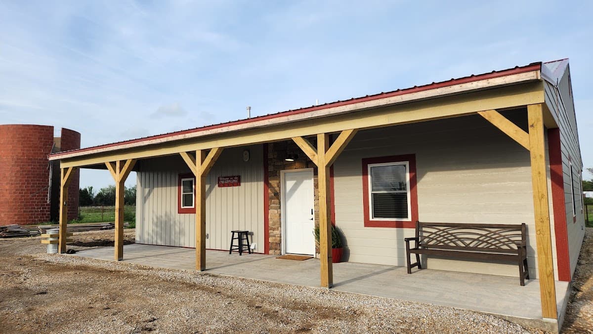 Blankets and Pastures, Hotel in Yates Center