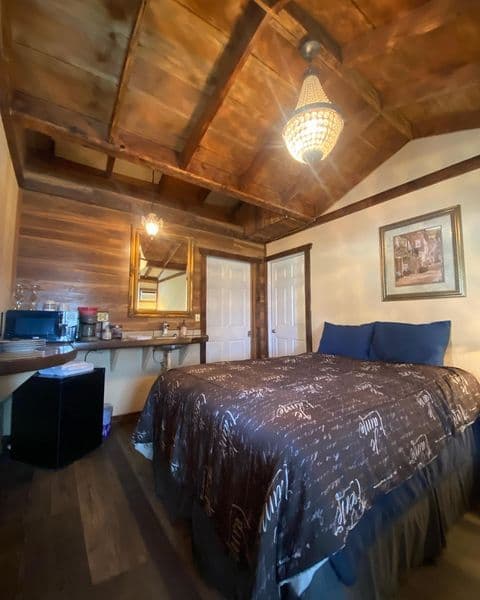Saint Anna's House and Estate, Hotel in Yokuts Valley