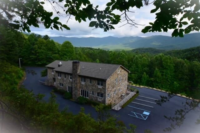 Souther Country Lodge, Bed & Breakfast in Young Harris