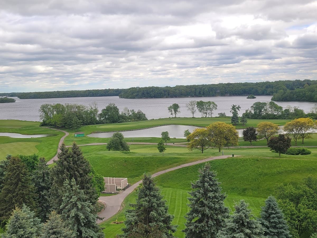 Eagle Crest Resort, Resort in Ypsilanti