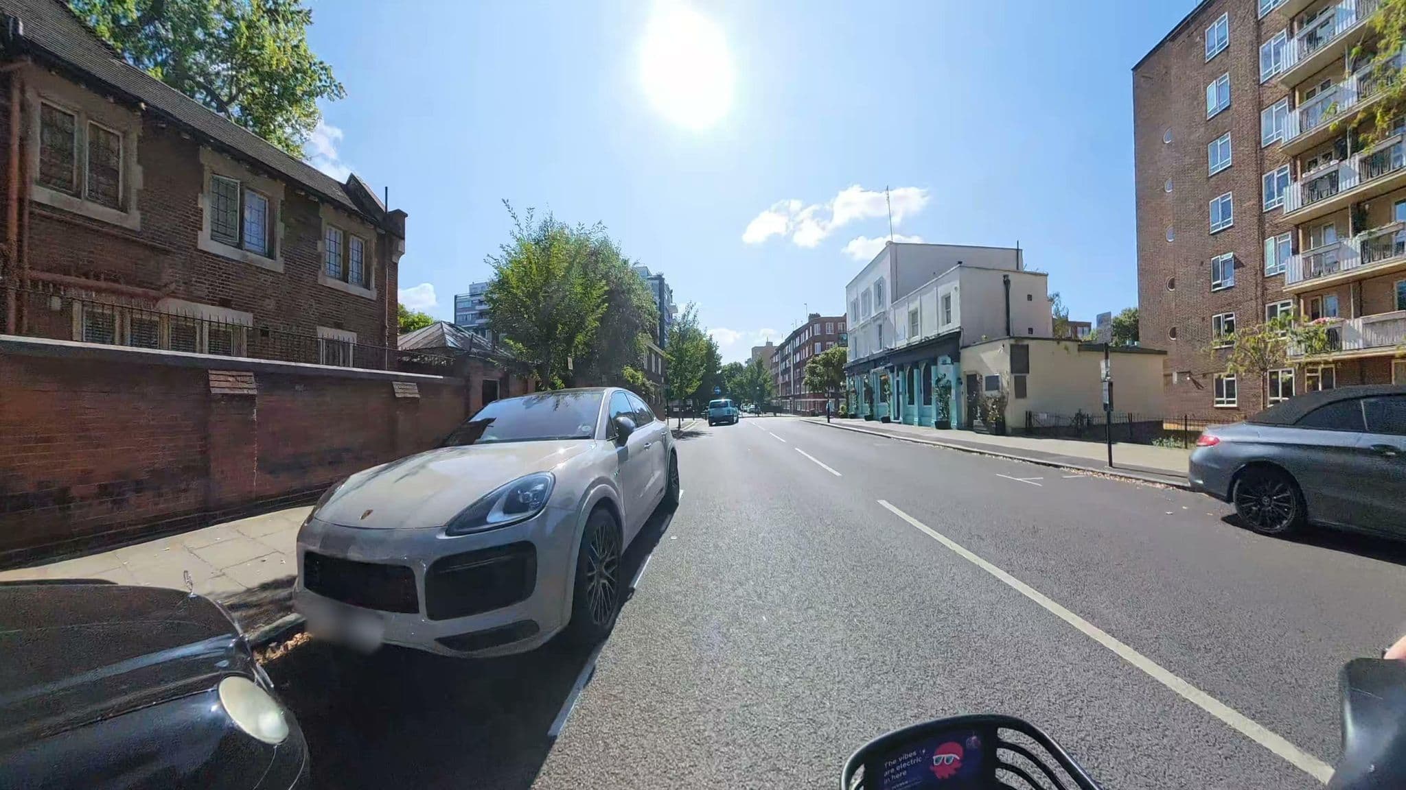 Street view near St Johns Boutique Hotel, Regent's Park — © athuler (CC BY-SA · Mapillary)