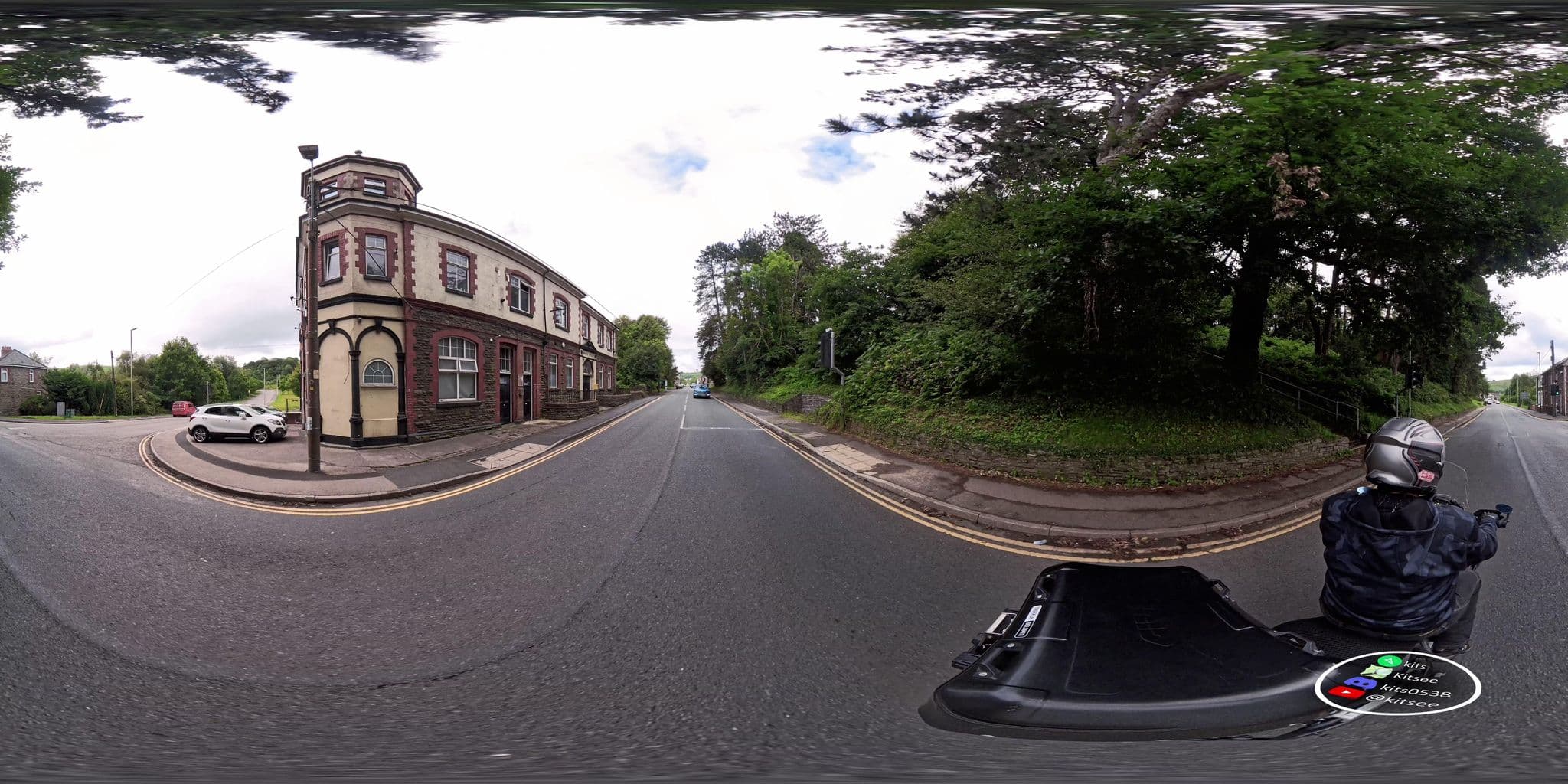 Street view near Windsor hotel, Abertridwr — © kits (CC BY-SA · Mapillary)