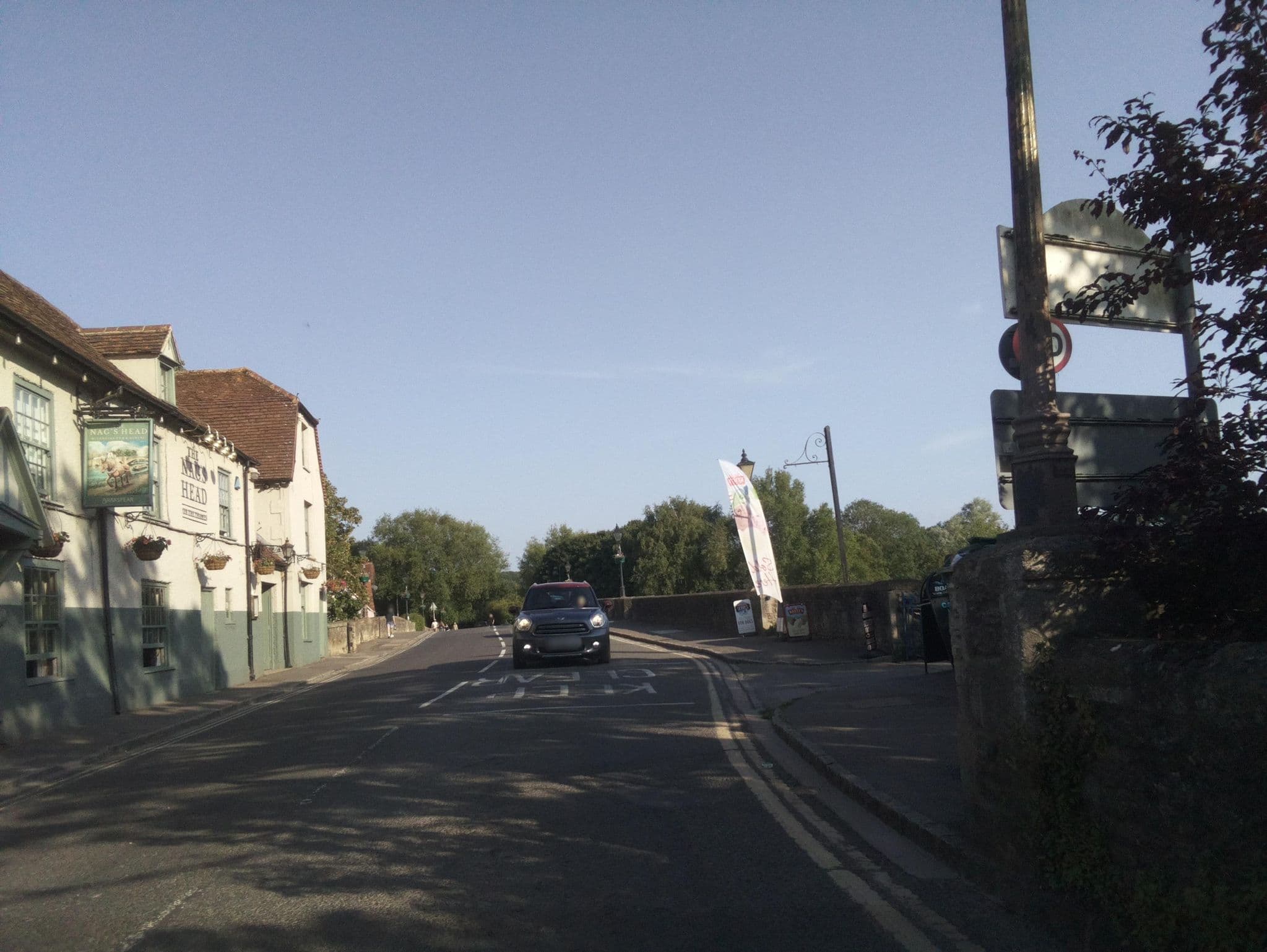 Street view near Nags Head, Abingdon — © southglos (CC BY-SA · Mapillary)