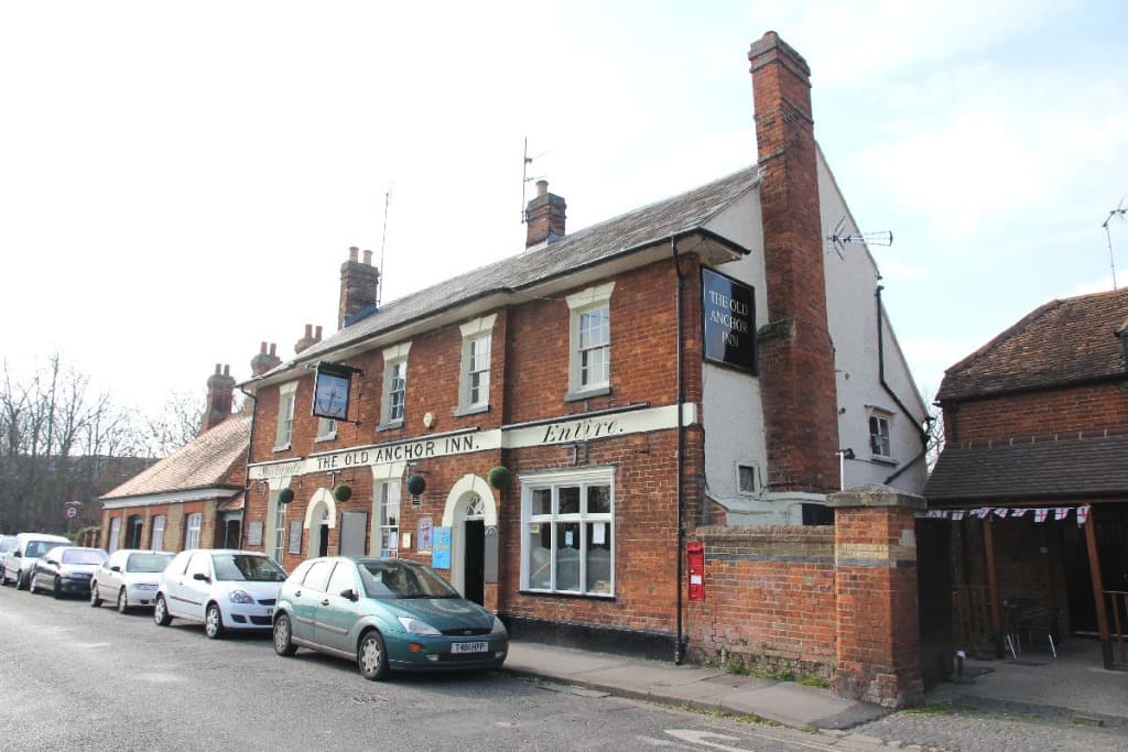 The Old Anchor Inn (via Wikimedia Commons, CC BY-SA 2.0)
