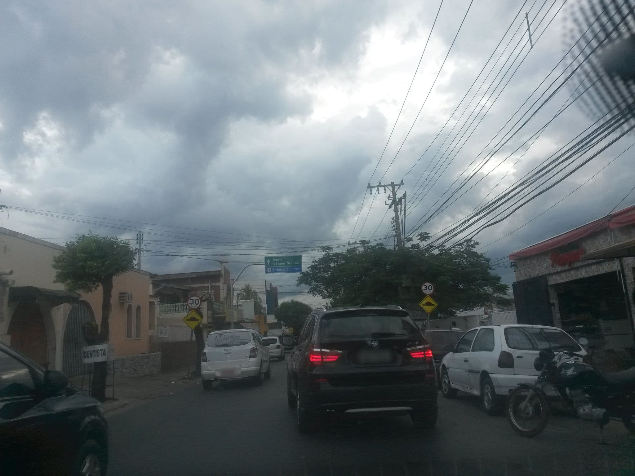 Street view near Hotel Cuiabá, Cuiabá — © thiagoeriksson (CC BY-SA · Mapillary)