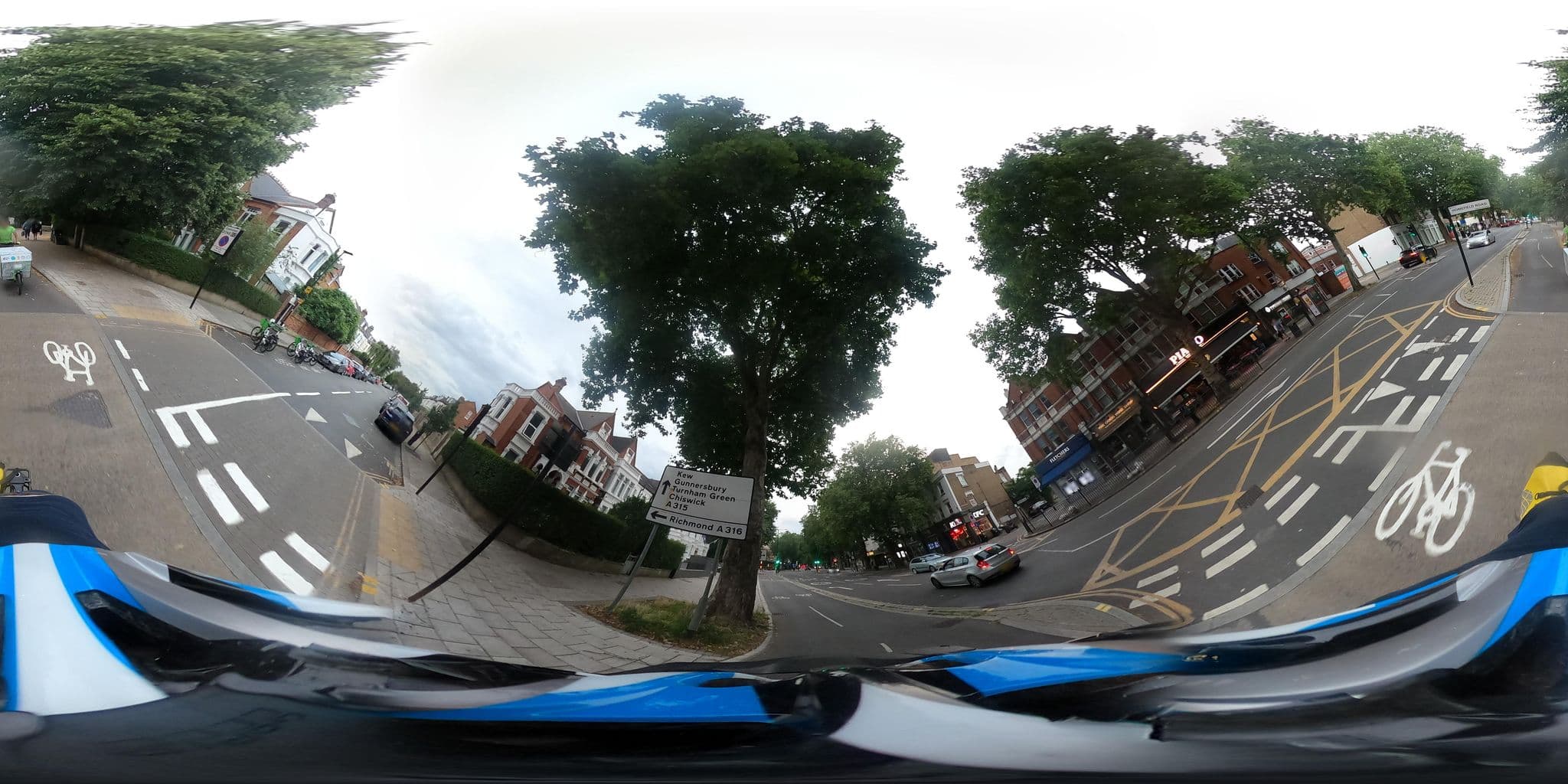Street view near Best Western Chiswick Palace, Chiswick — © milhouse (CC BY-SA · Mapillary)