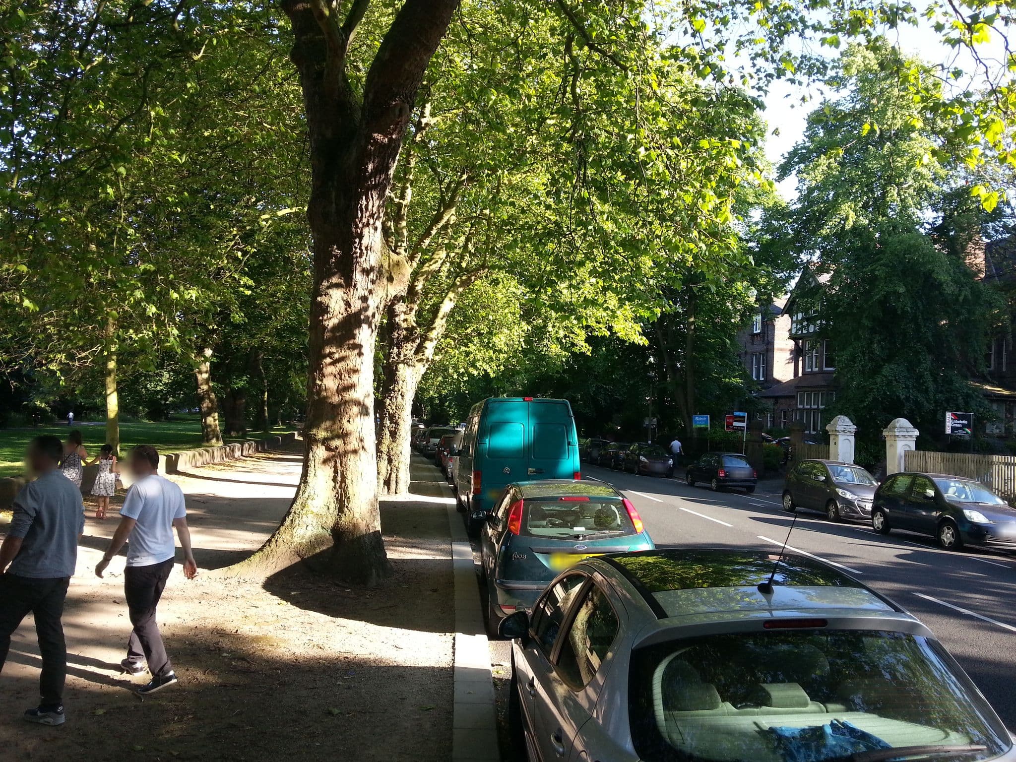 Street view near Liverpool Aigburth Hotel, Dingle — © thingomy (CC BY-SA · Mapillary)