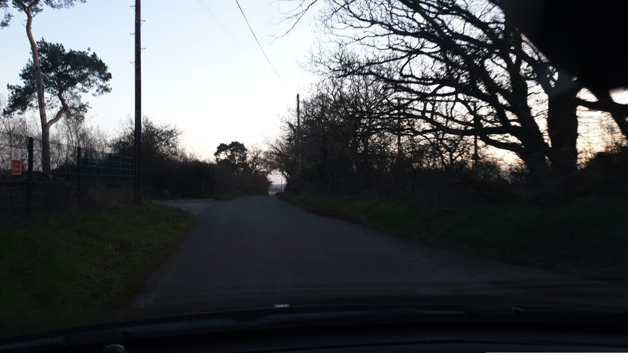 Street view near Plumptons farm holiday lodges, Alresford — © edloach (CC BY-SA · Mapillary)