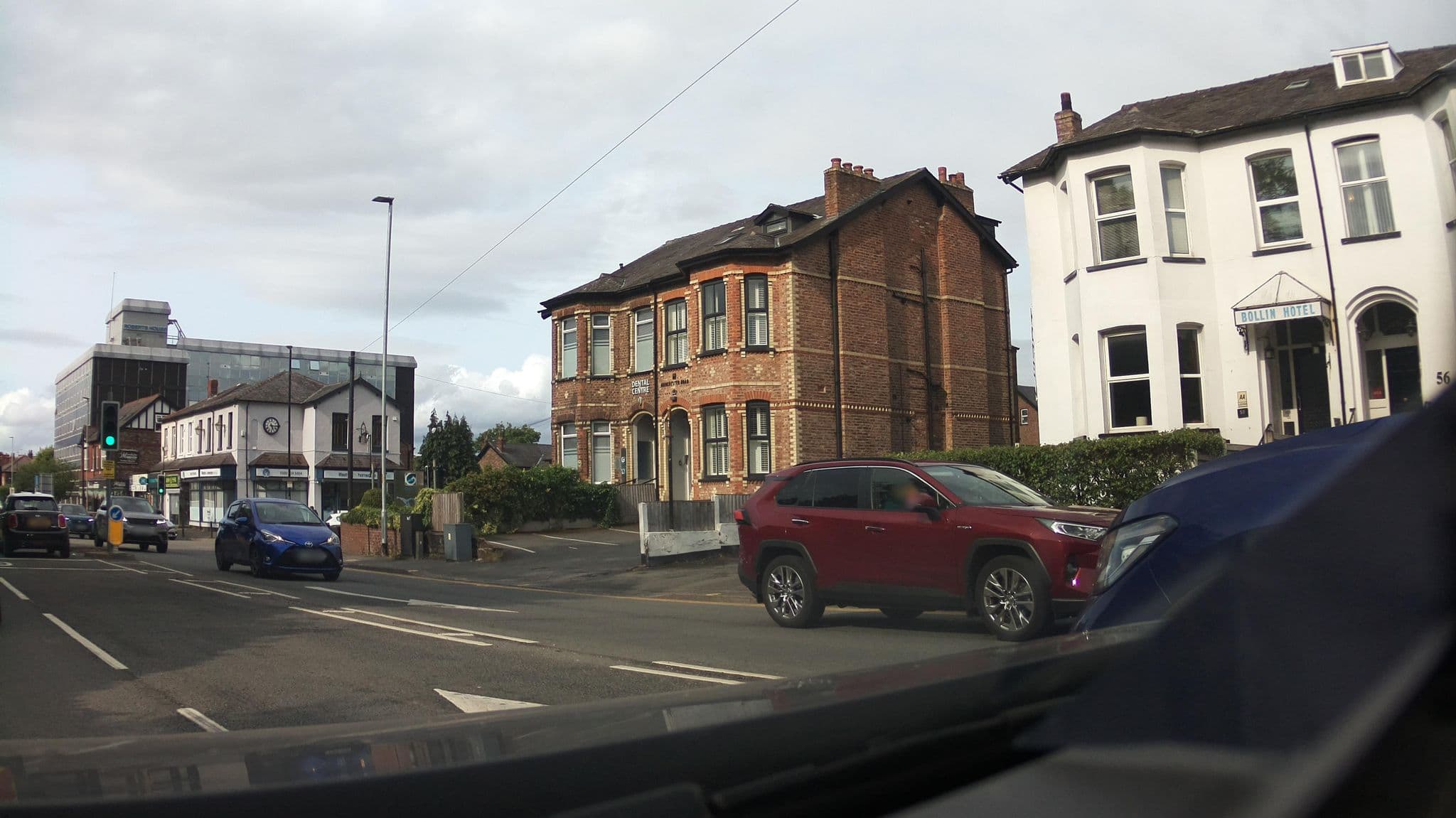 Street view near Bollin Hotel, Altrincham — © southglos (CC BY-SA · Mapillary)