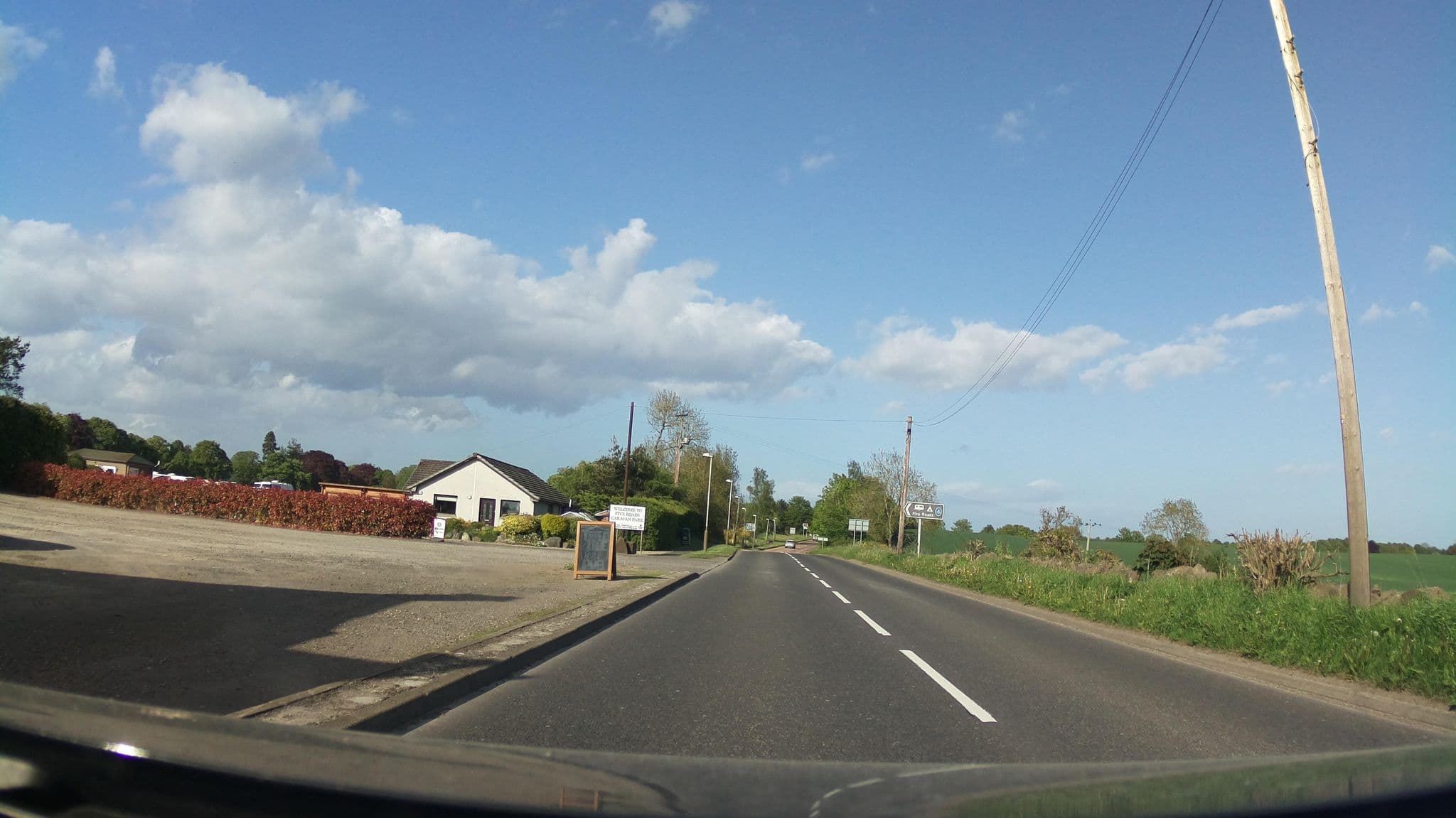 Street view near Blackbird Inn, Alyth — © southglos (CC BY-SA · Mapillary)