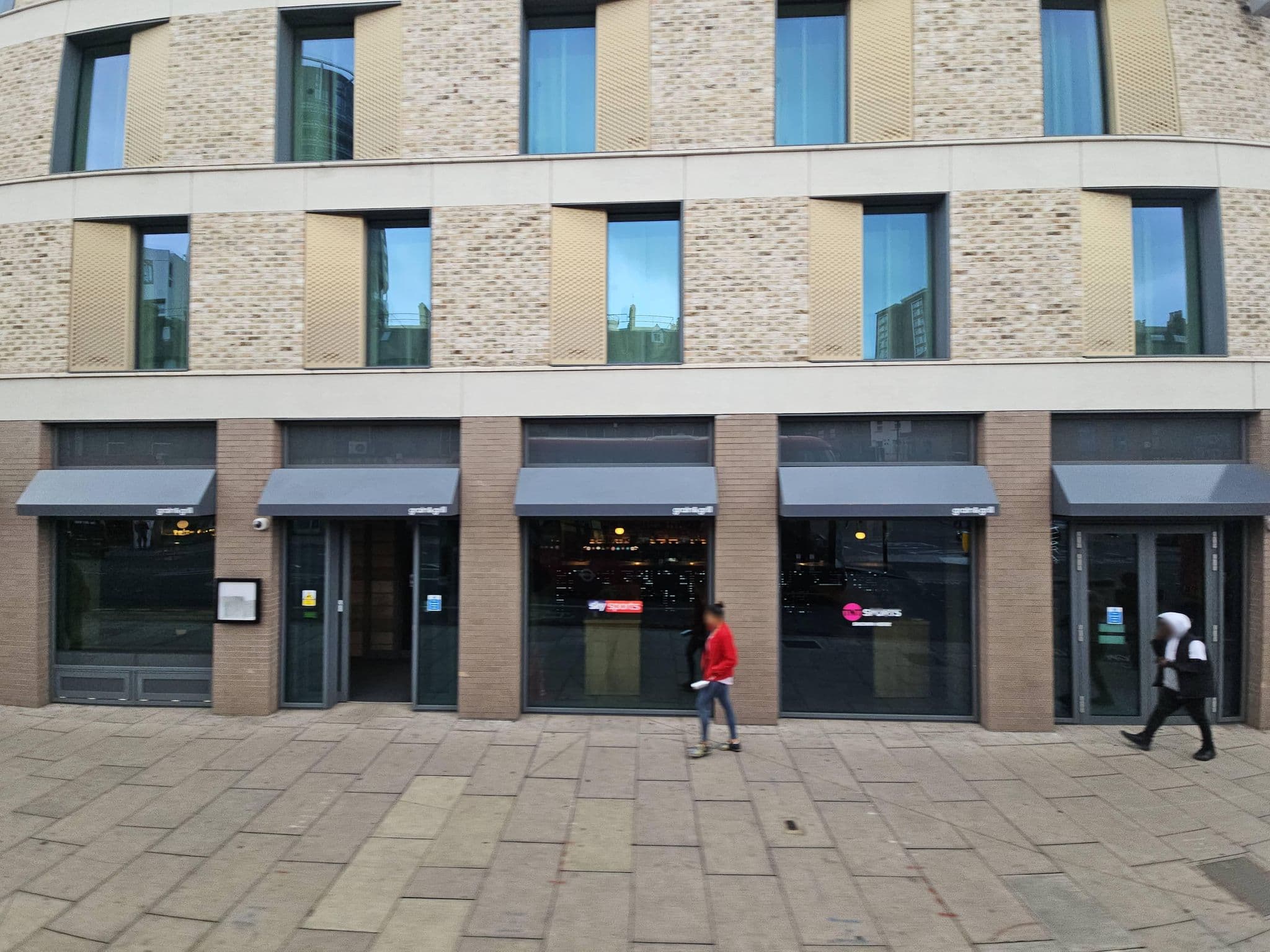 Street view near Maldron Hotel Finsbury Park, Stroud Green — © pbb (CC BY-SA · Mapillary)