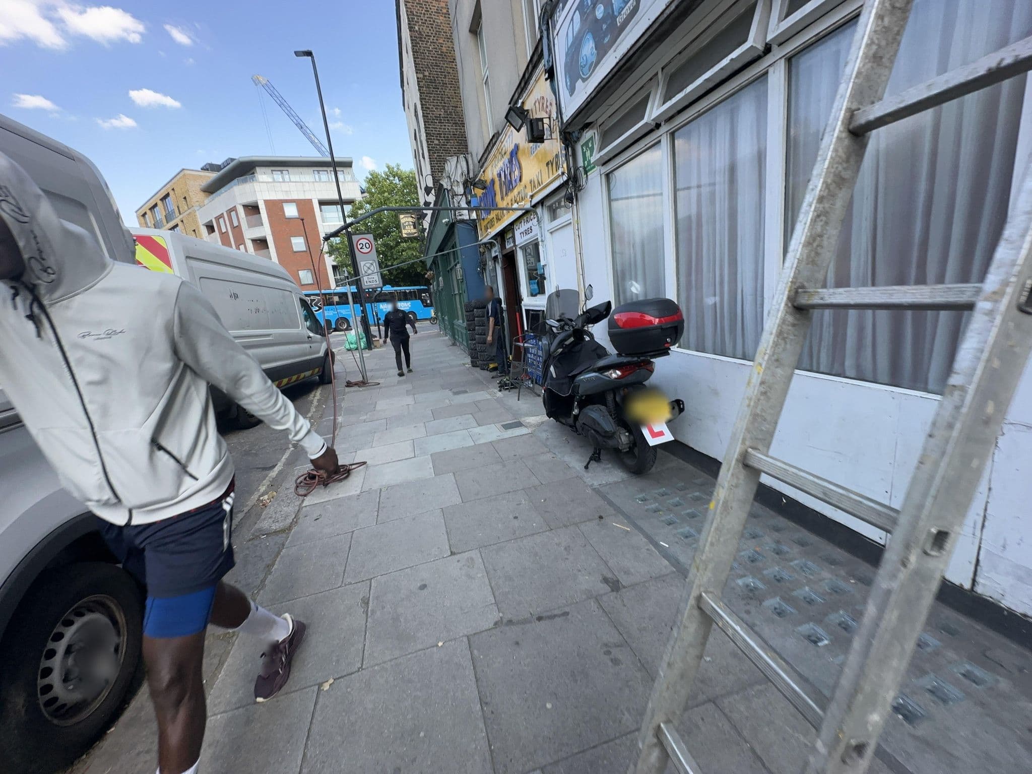 Street view near New Market Ale House, Hotel & Restaurant, Barnsbury — © asturksever (CC BY-SA · Mapillary)