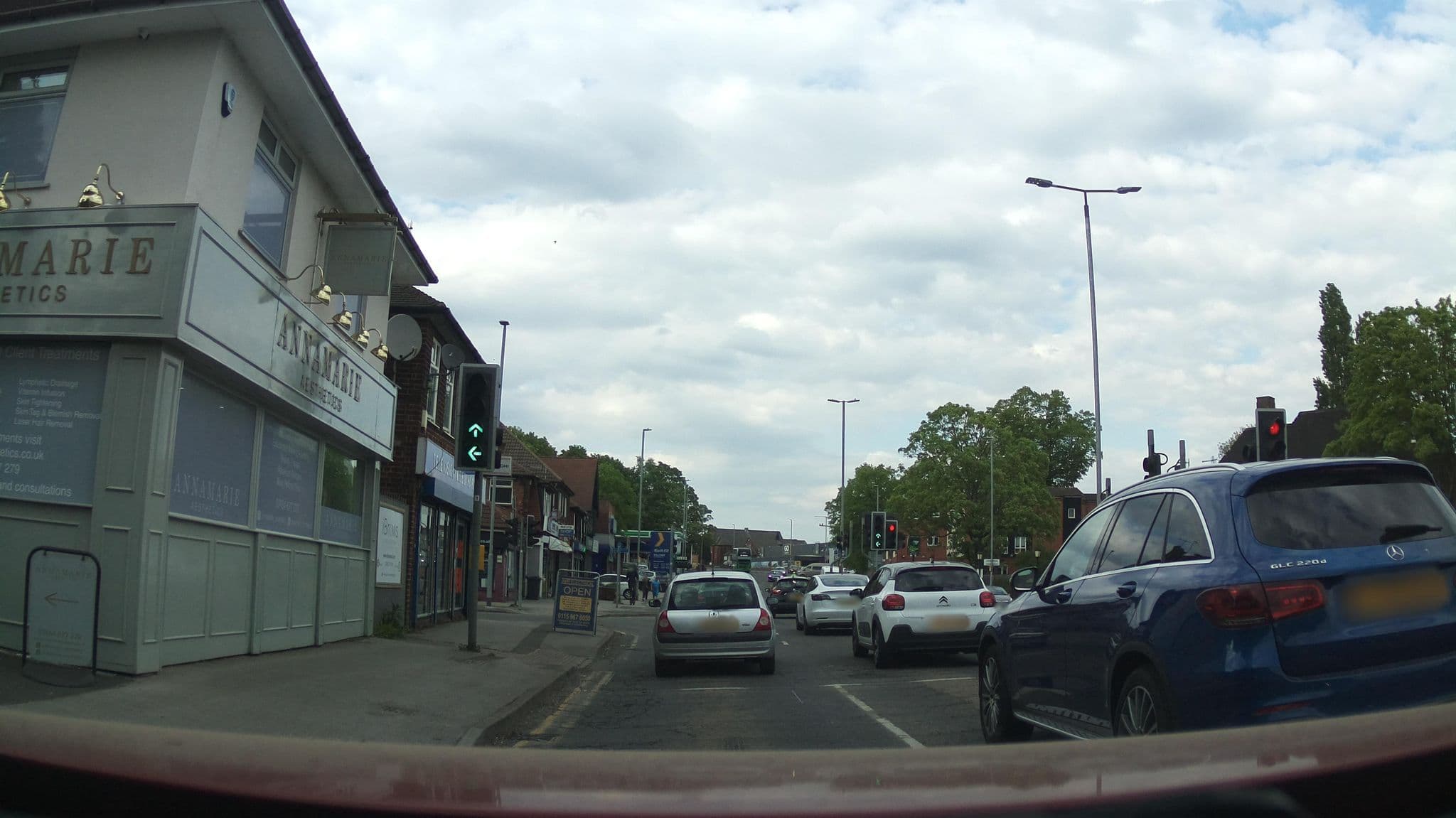 Street view near Grove Hotel, Arnold — © southglos (CC BY-SA · Mapillary)