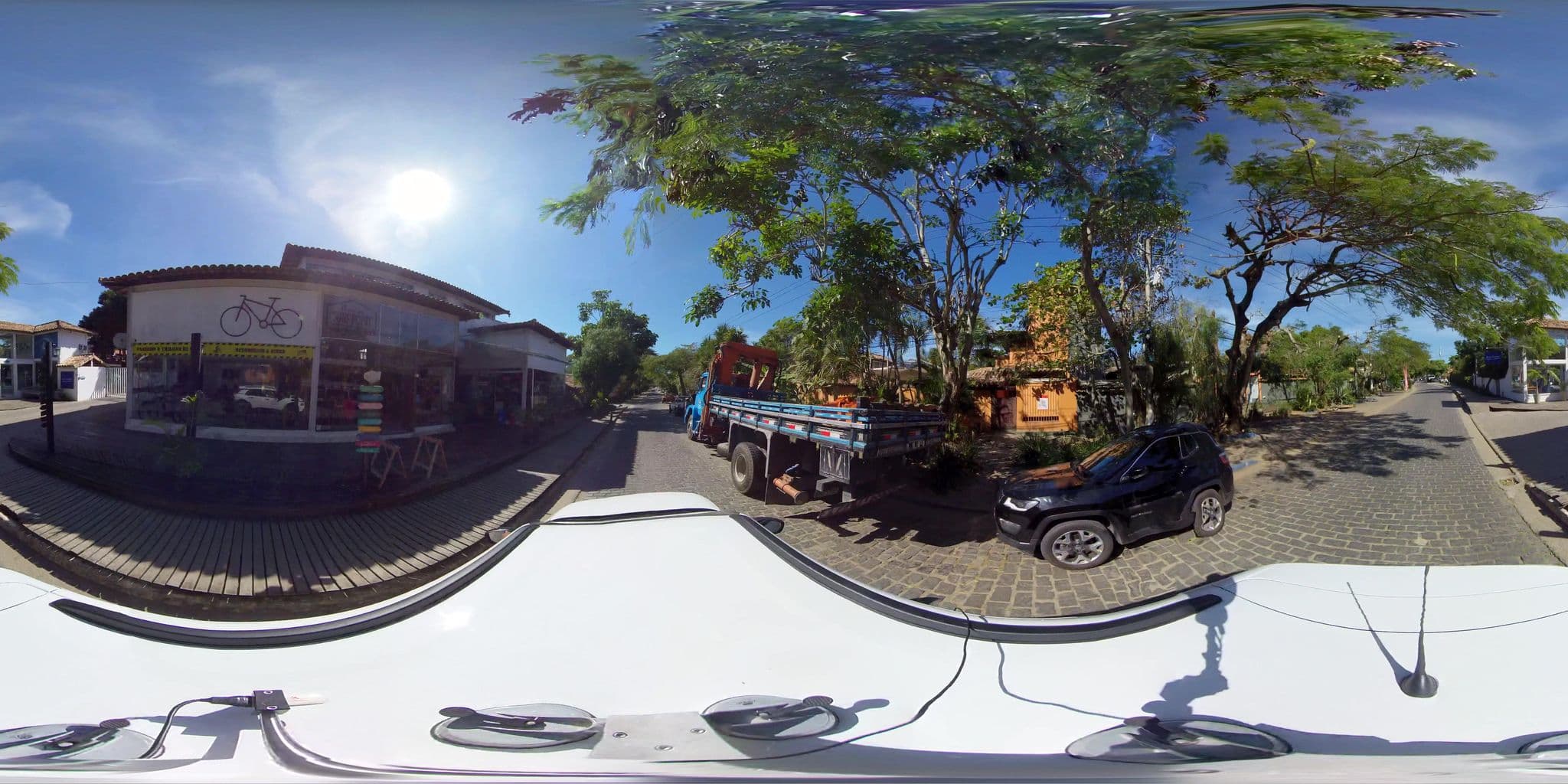 Street view near Blue Marlin, Armação dos Búzios — © 360 (CC BY-SA · Mapillary)