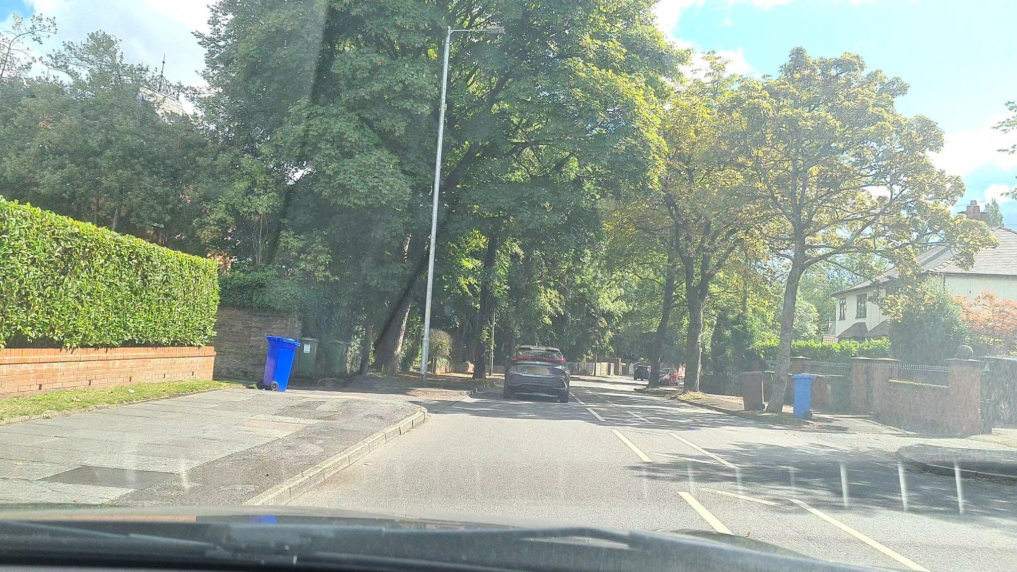 Street view near Broadoak Hotel (Stop C), Ashton-under-Lyne — © mappo2 (CC BY-SA · Mapillary)