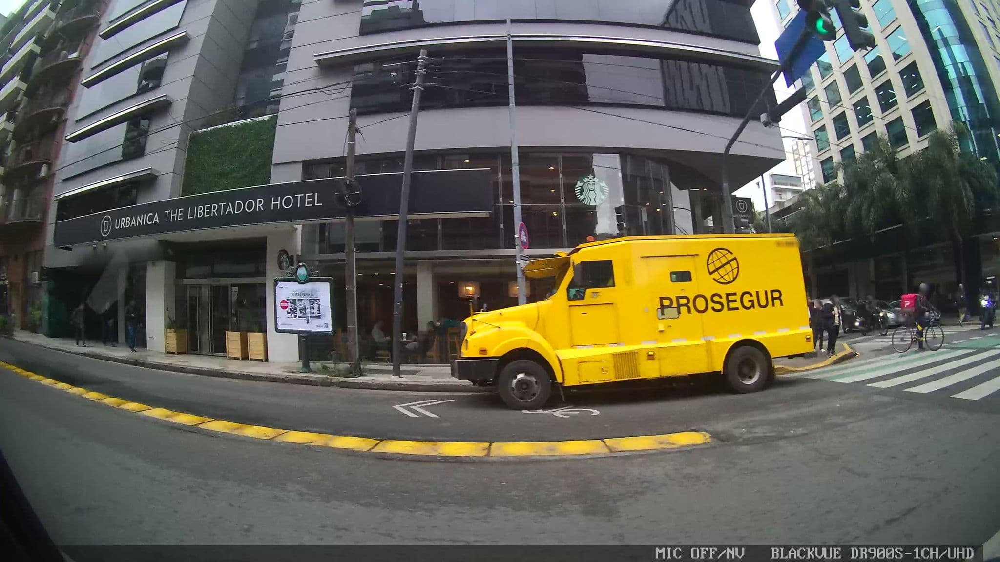 Street view near Urbanica The Libertador Hotel, Belgrano — © kaart_3 (CC BY-SA · Mapillary)