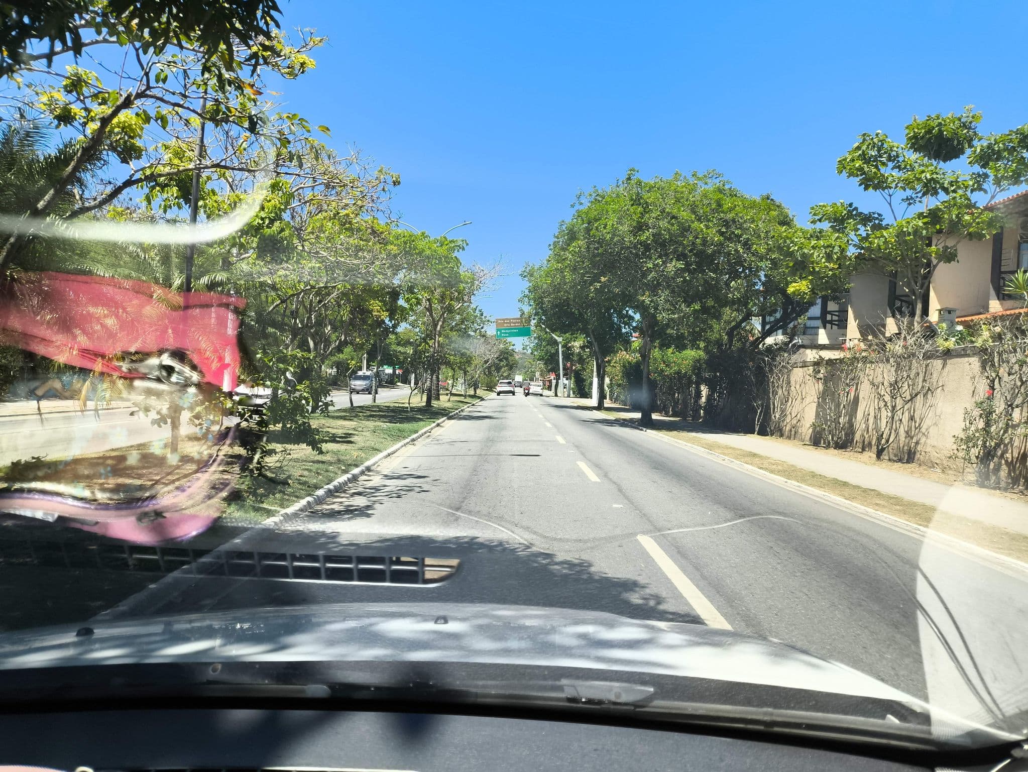 Street view near Búzios Internacional, Armação dos Búzios — © rodrigovb (CC BY-SA · Mapillary)