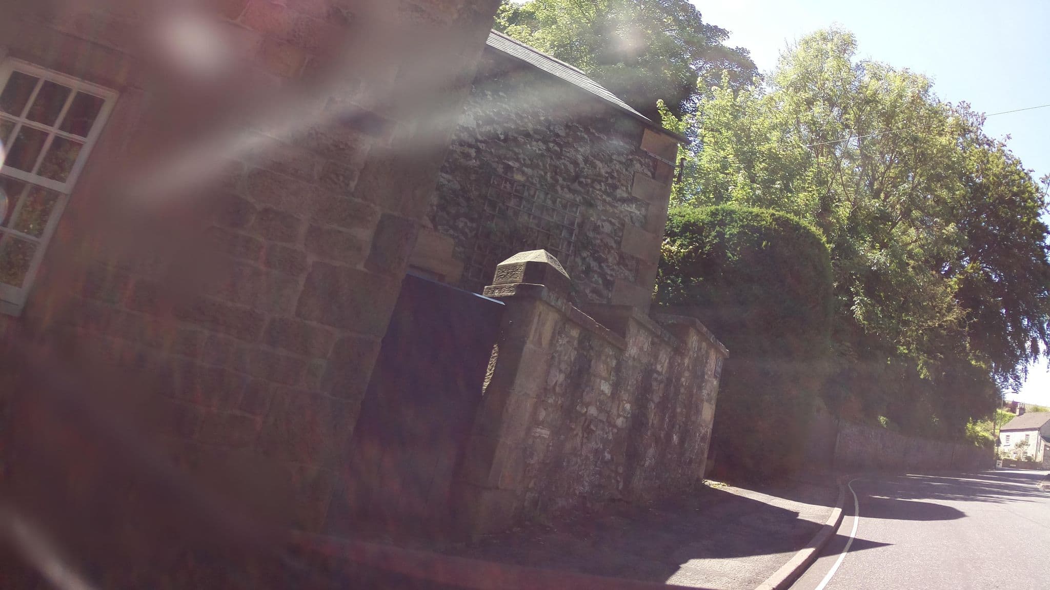 Street view near Knoll Cottage, Bakewell — © southglos (CC BY-SA · Mapillary)