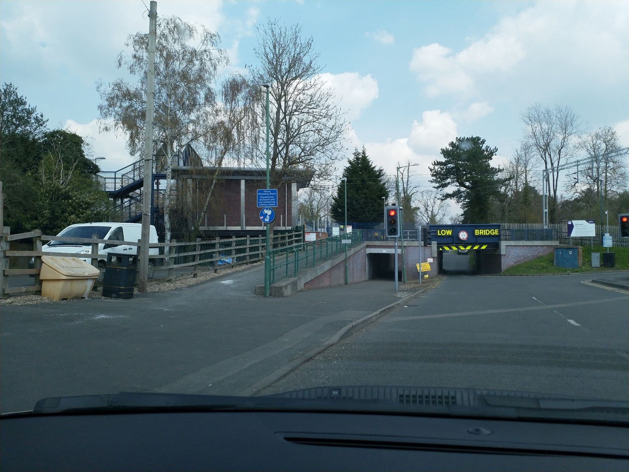 Street view near The Railway Inn, Balsall Common — © laye (CC BY-SA · Mapillary)