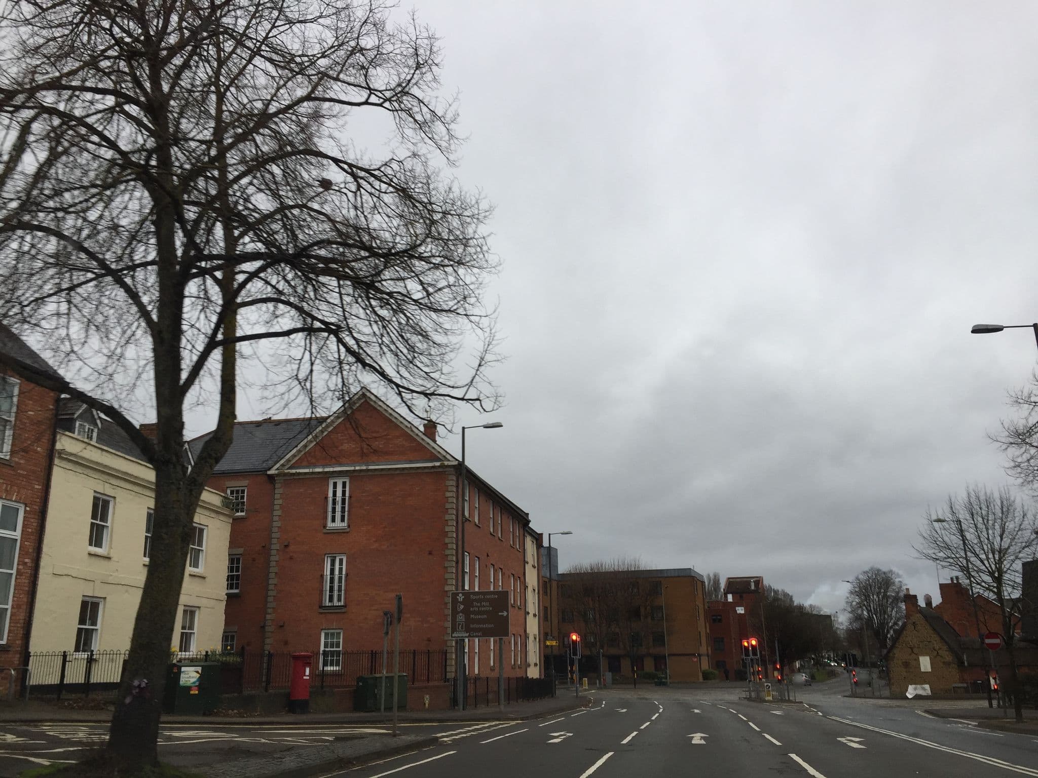Street view near Whatley hotel, Banbury — © laye (CC BY-SA · Mapillary)