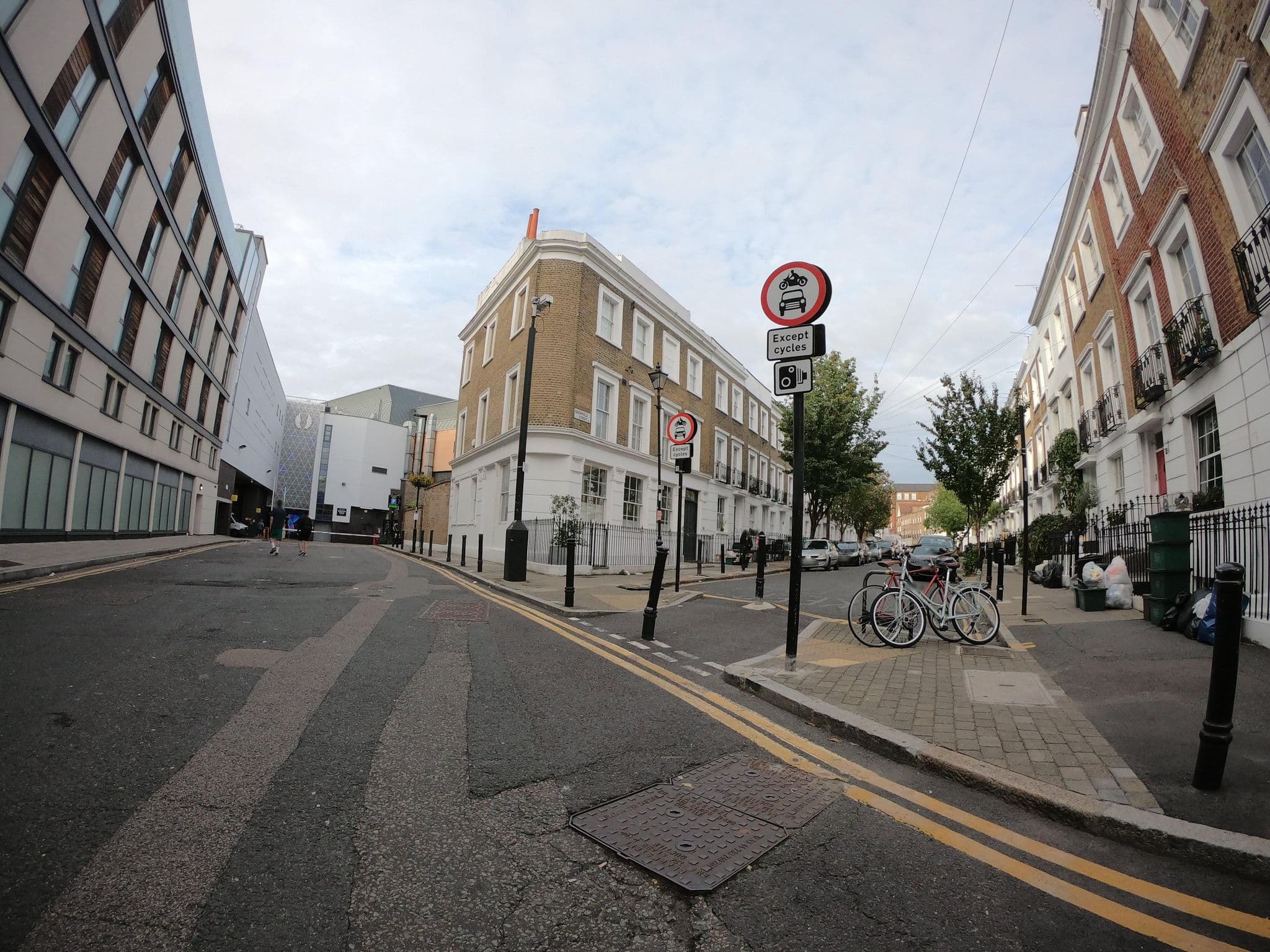 Street view near Premier Inn London Angel Islington hotel, Islington — © richlv (CC BY-SA · Mapillary)