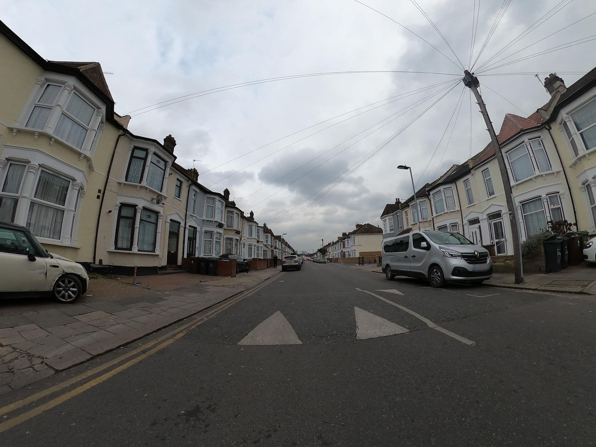 Street view near Dorian House, Barking — © dankarran (CC BY-SA · Mapillary)