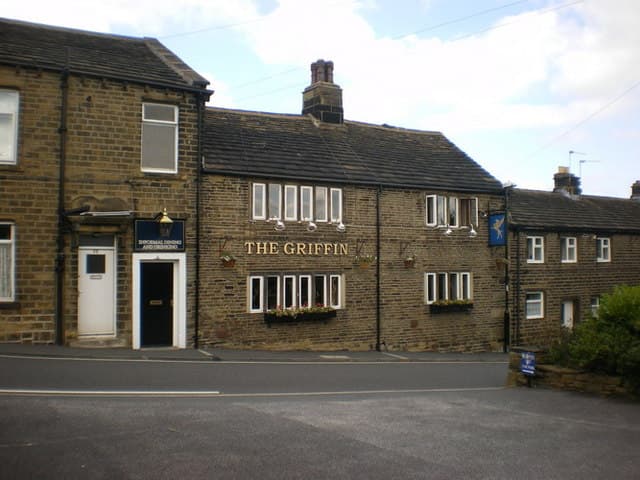 The Griffin Inn (via Wikimedia Commons, CC BY-SA 2.0)