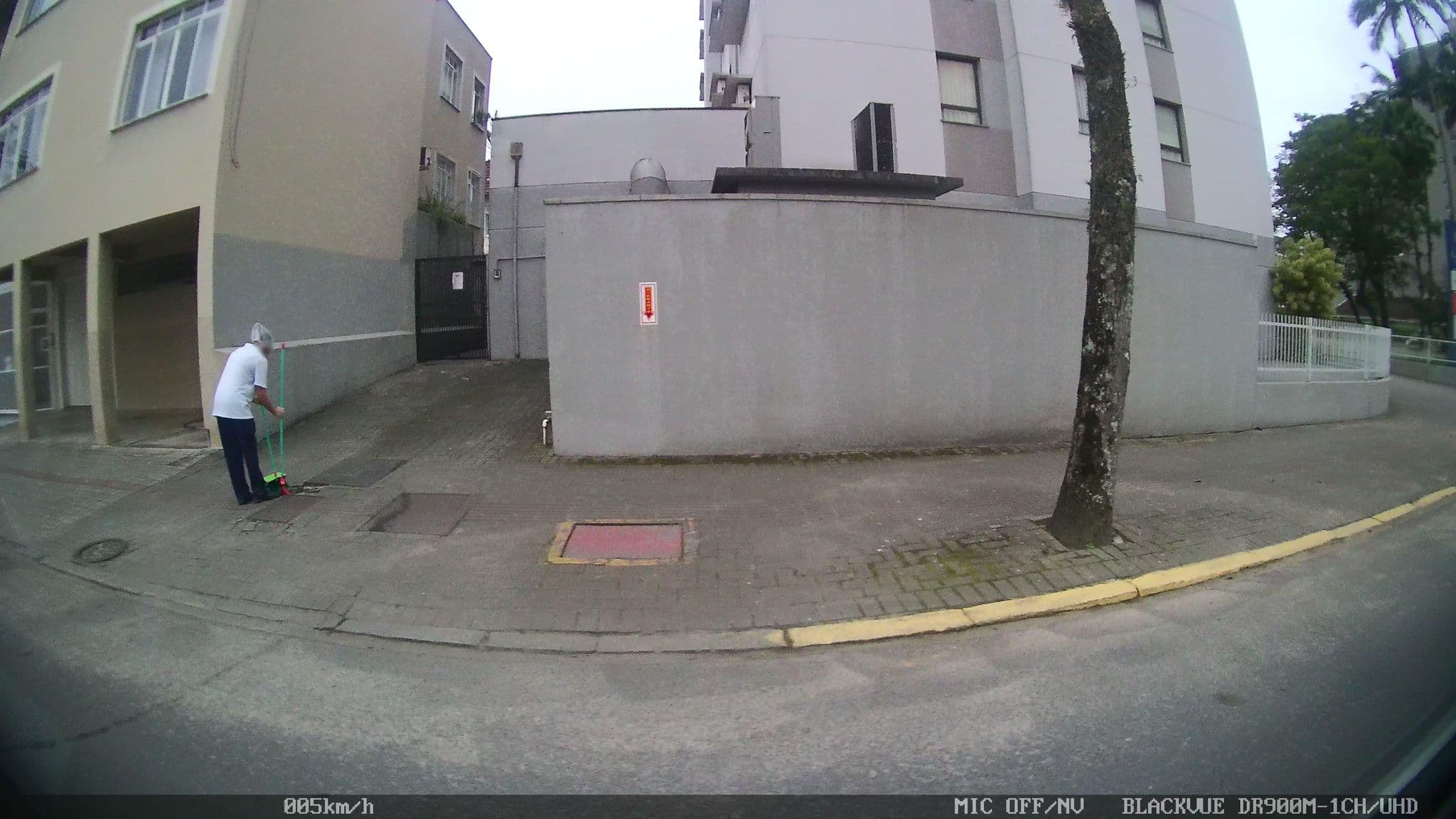 Street view near Comfort Hotel Joinville, Joinville — © kaart5 (CC BY-SA · Mapillary)