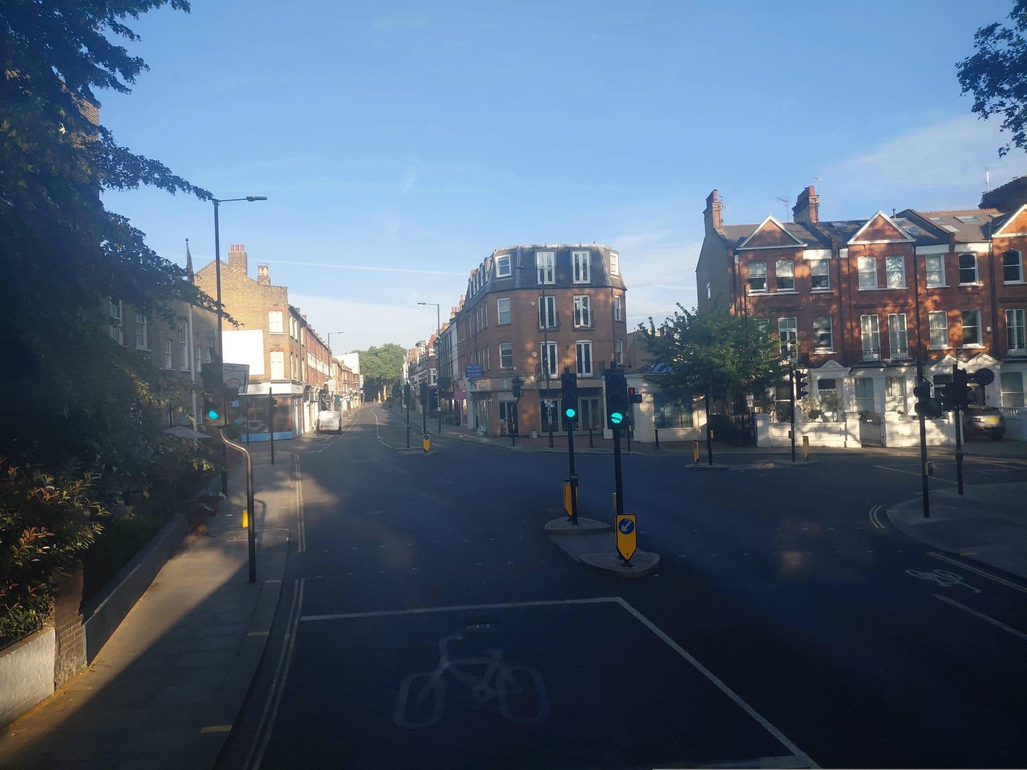 Street view near Aragon House (Hotel), Fulham — © rskedgell (CC BY-SA · Mapillary)