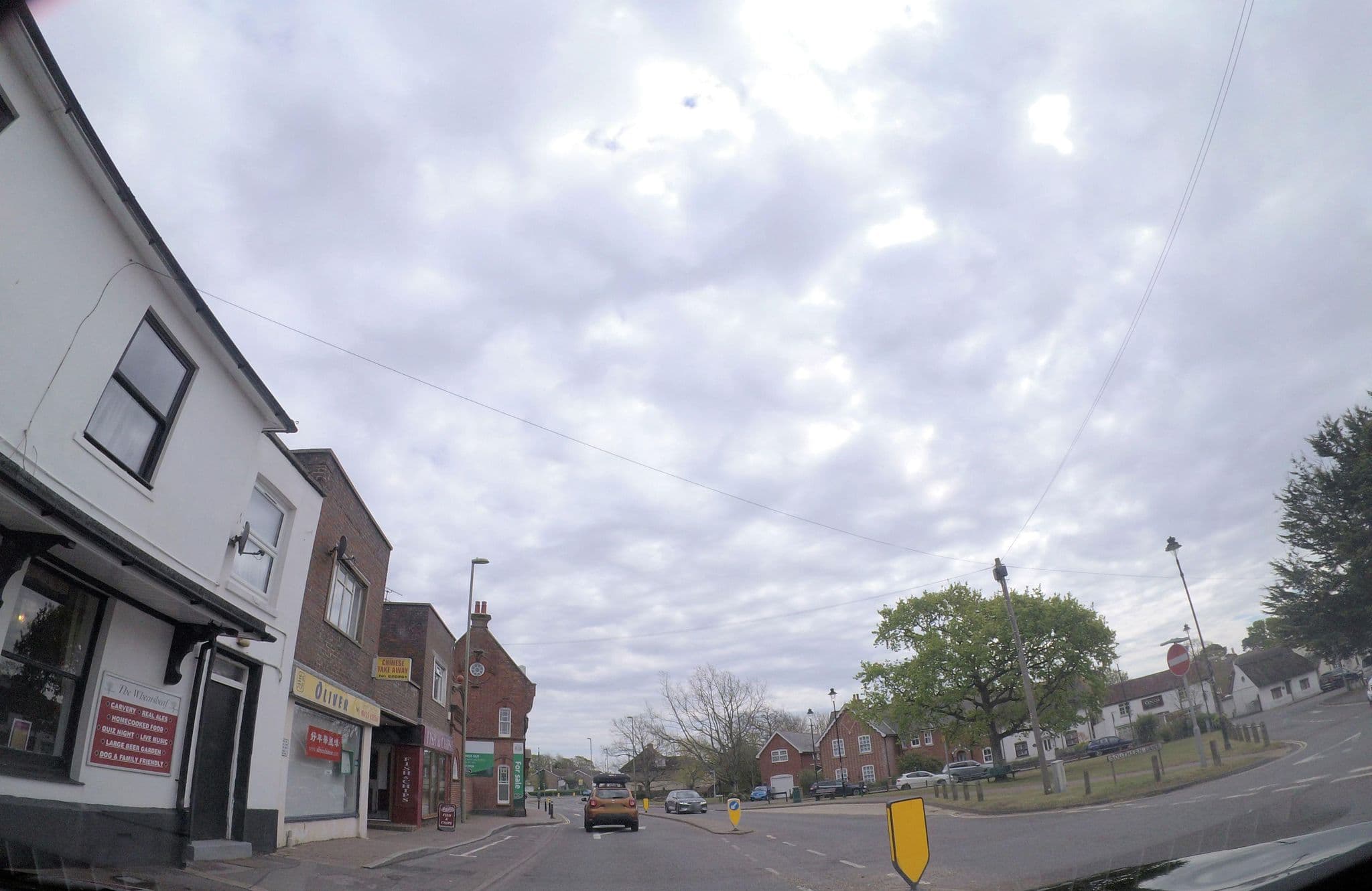 Street view near Wheatsheaf Inn, New Milton — © 4004 (CC BY-SA · Mapillary)