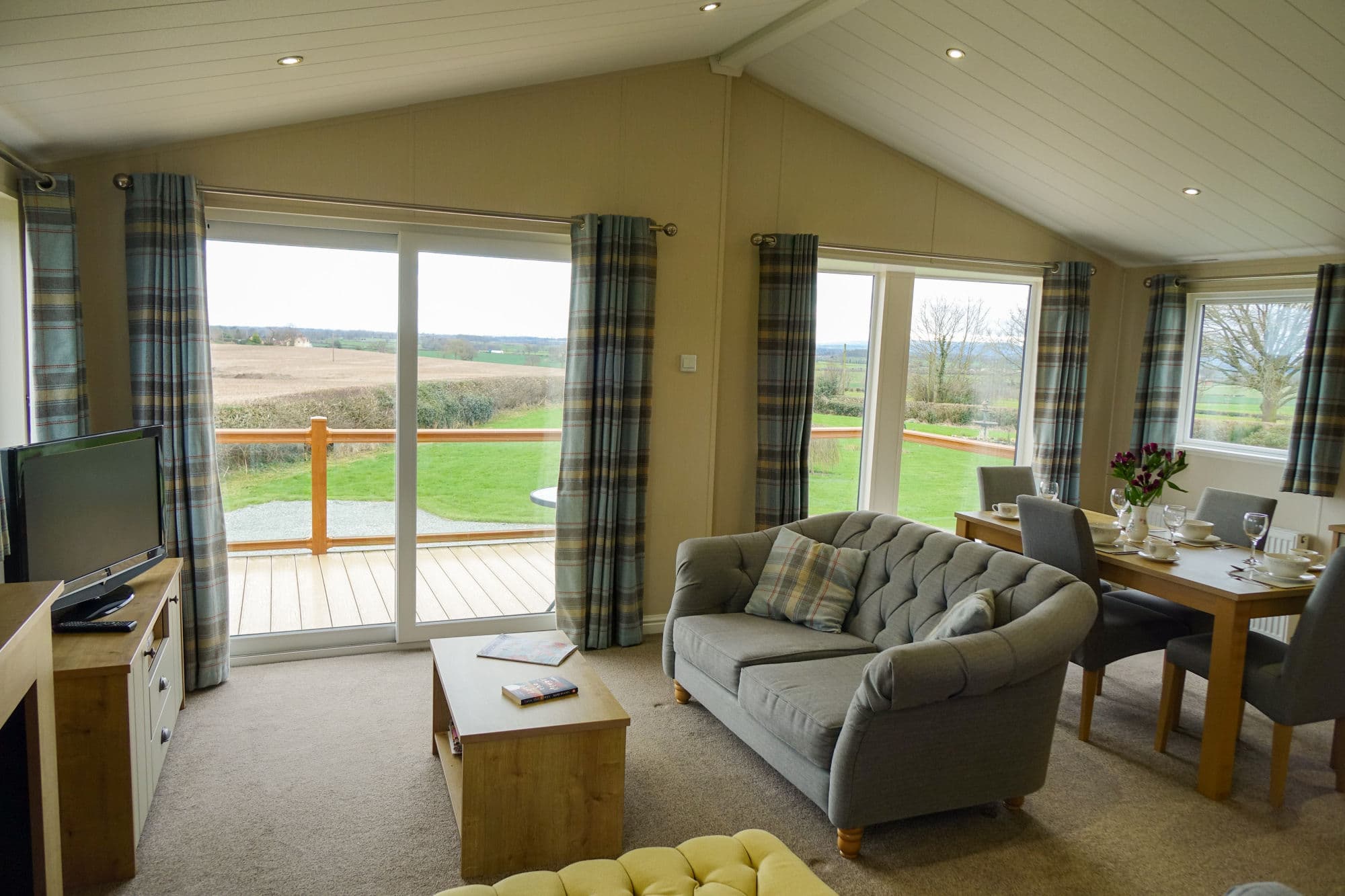 THE PATCHES HOLIDAY LODGE RENTAL, Ruyton-XI-Towns