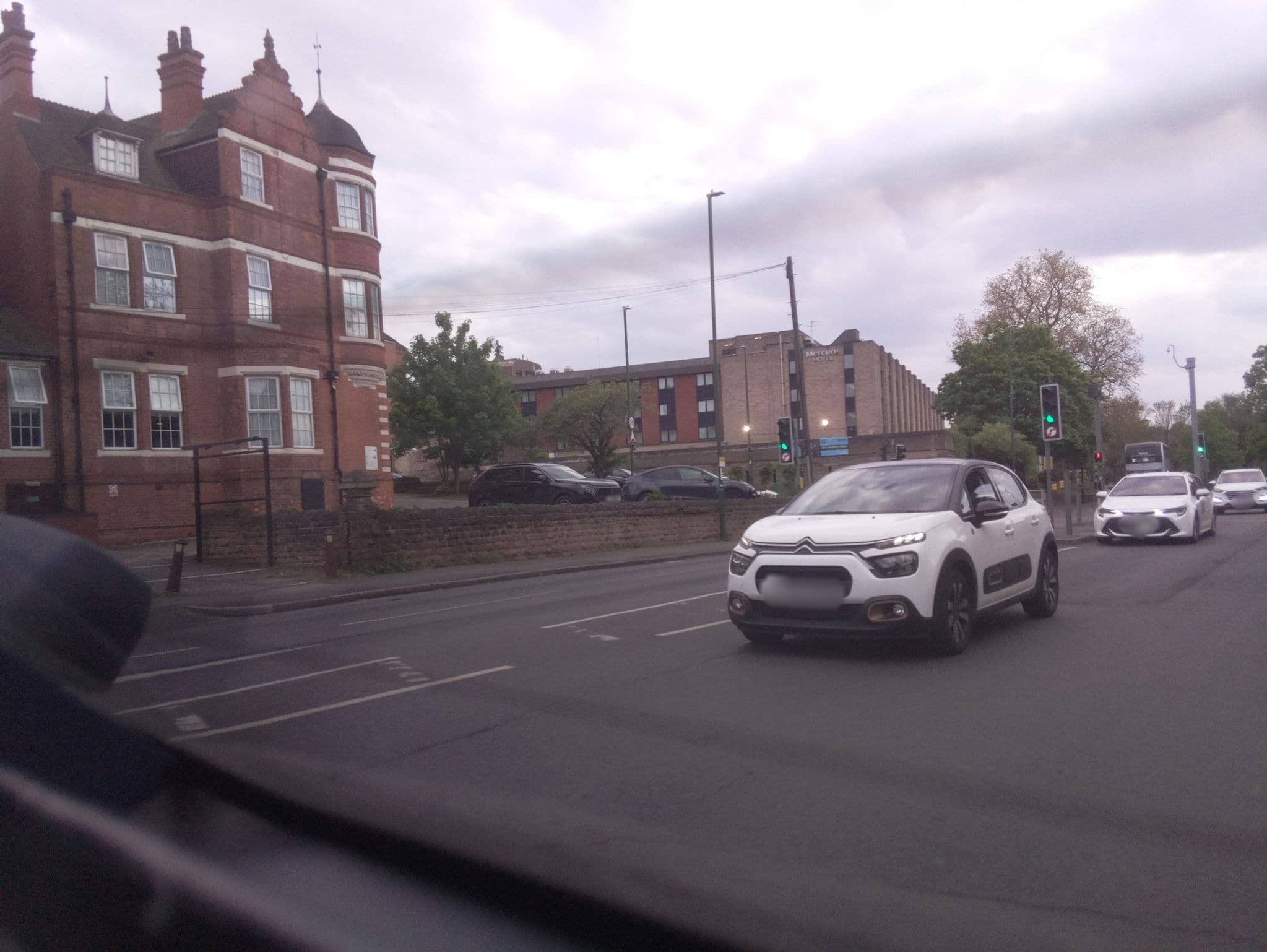 Street view near St.George Hotel & Restaurant, New Basford — © southglos (CC BY-SA · Mapillary)