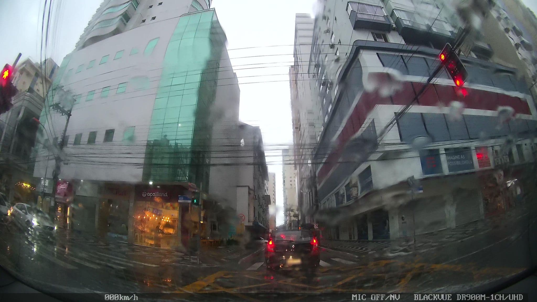 Street view near Sandri City Hotel, Balneário Camboriú — © kaart5 (CC BY-SA · Mapillary)